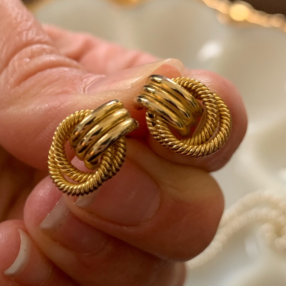 Vintage Gold Plated Knot Post Style Earrings Duo - Picture 2 of 4